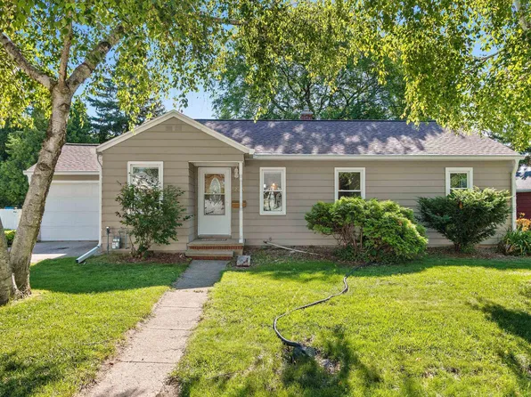 228 Cedar St, Neenah, WI 54956