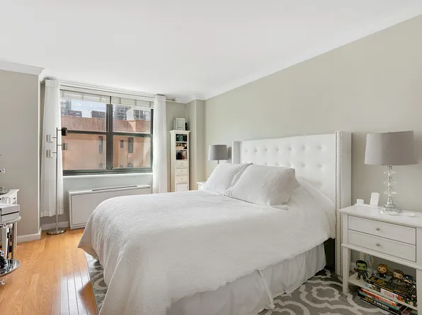 340 East 93rd Street 5A image 3 of 4