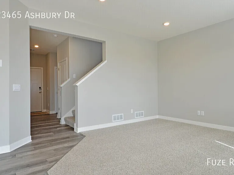 23465 Ashbury Dr — Photo 31