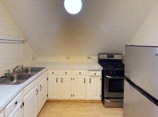 62 Main St APT 6, Enfield, NH 03748