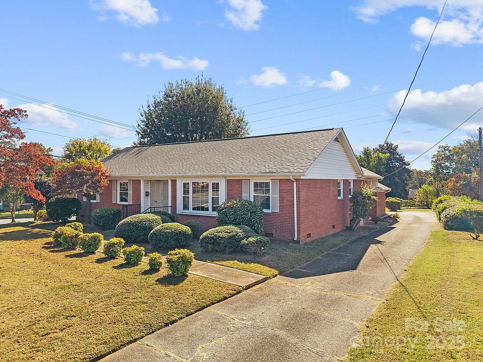 1st image of 1643 Laurel Ln