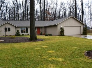 8957 Timber Edge Dr, North Ridgeville, OH 44039