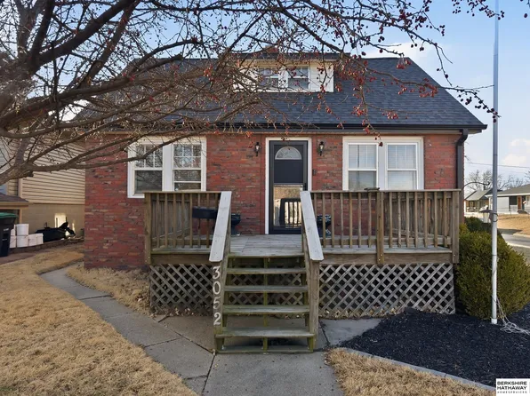 3052 S 43rd St, Omaha, NE 68105
