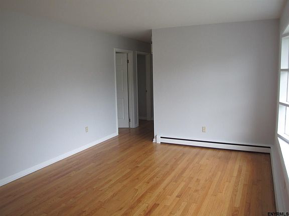 4th image of 22 Blanchard Ave