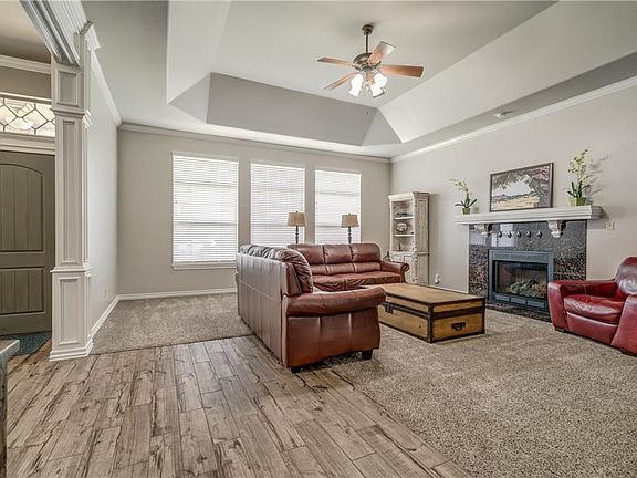 2nd image of 16509 Fenmoor Ln