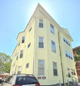 9 Pelham St, Worcester, MA, 01609