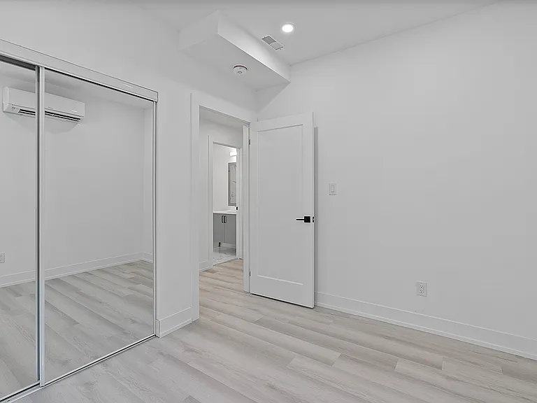 587 Oakwood Ave — Photo 24
