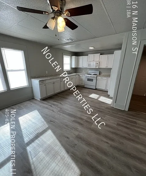 516 N Madison St — Photo 3