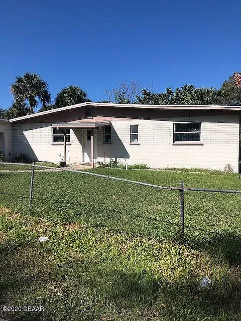 3 bed, 1.5 bath, 1530 sqft, $1,800 — Photo 2