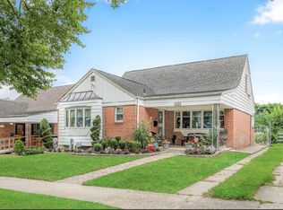 4818 190th St, Fresh Meadows, NY 11365