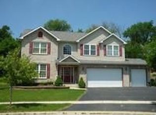 1110 Paul Ct, Fox River Grove, IL 60021