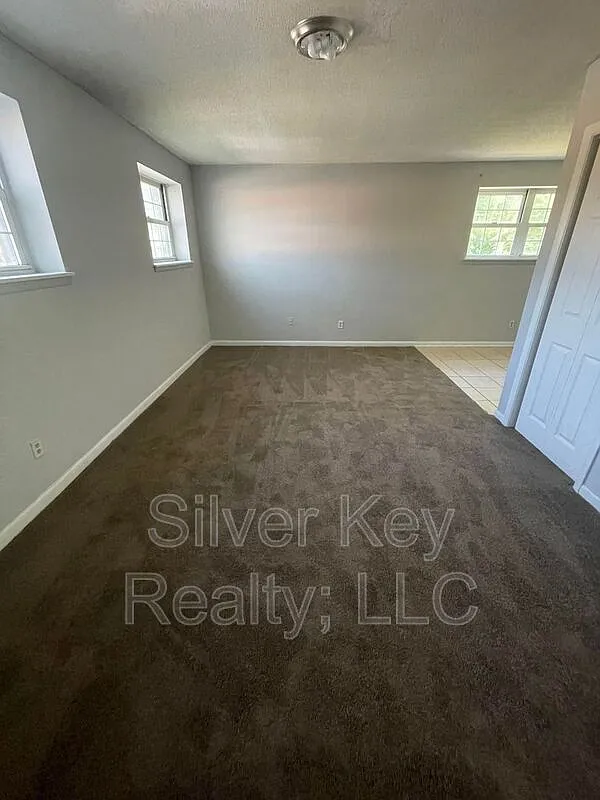 1 bed, 1.0 bath, $775 — Photo 4
