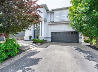8 Hackamore Ct, Hamilton, ON L9K1N7