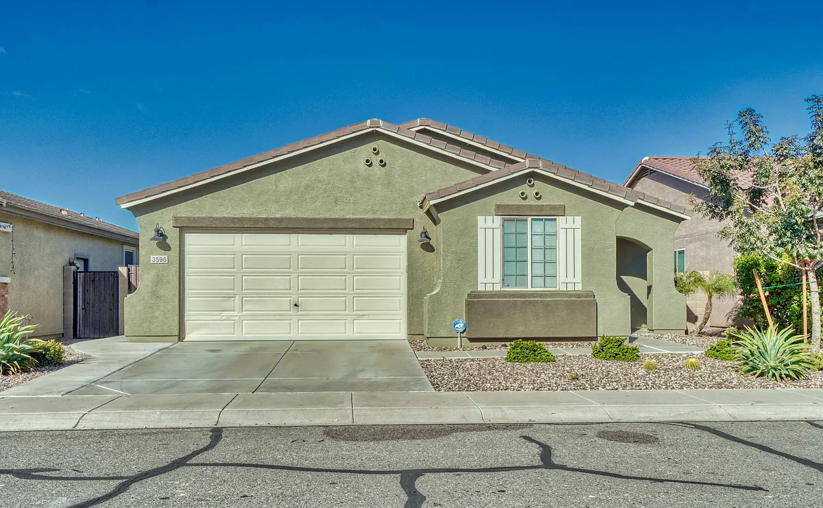 Building Photo - 3596 E Odessa Dr