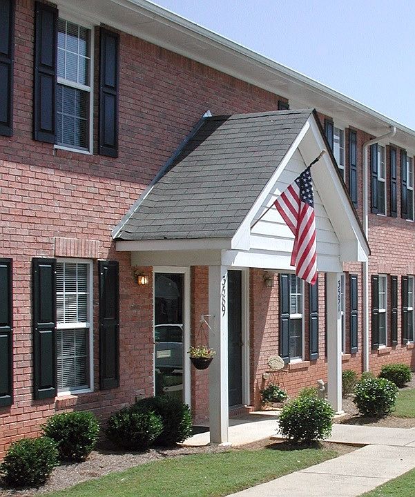 2nd image of 3666 Crest Hill Dr