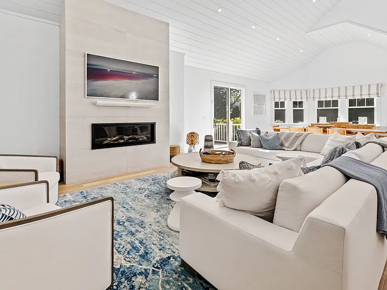 81 Leos Ln — Photo 6
