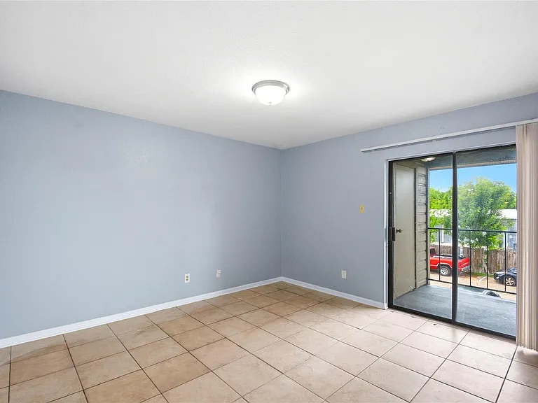 8918 Bissonnet St #112 — Photo 15