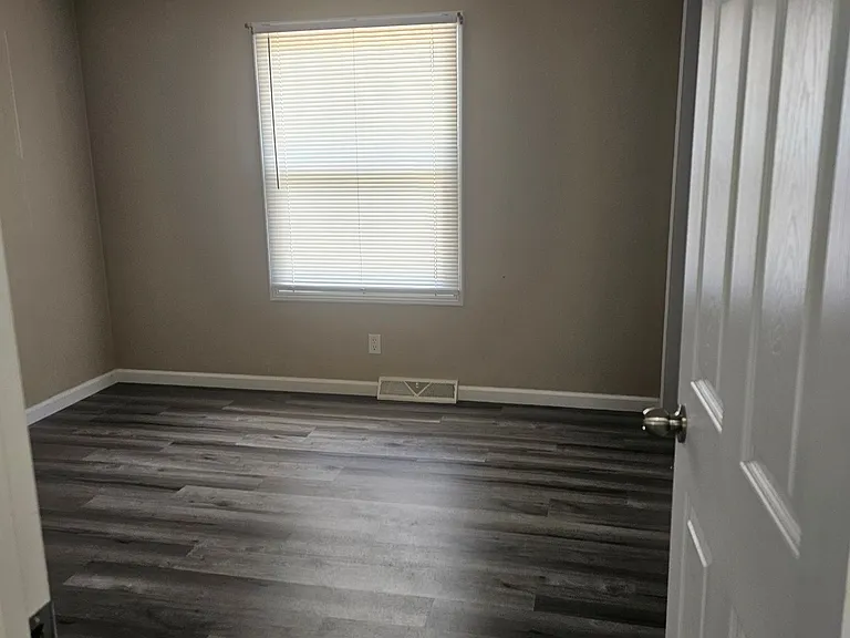 408 Troy Rd #C — Photo 36