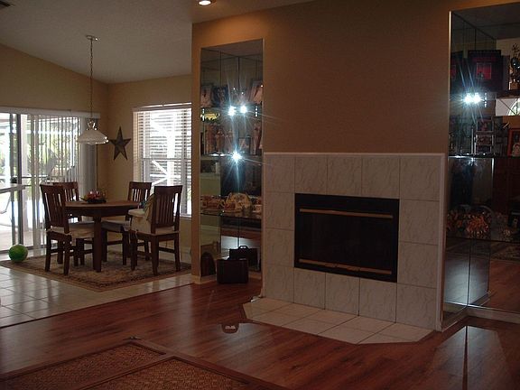 Fireplaced Family room /Breakfast Area