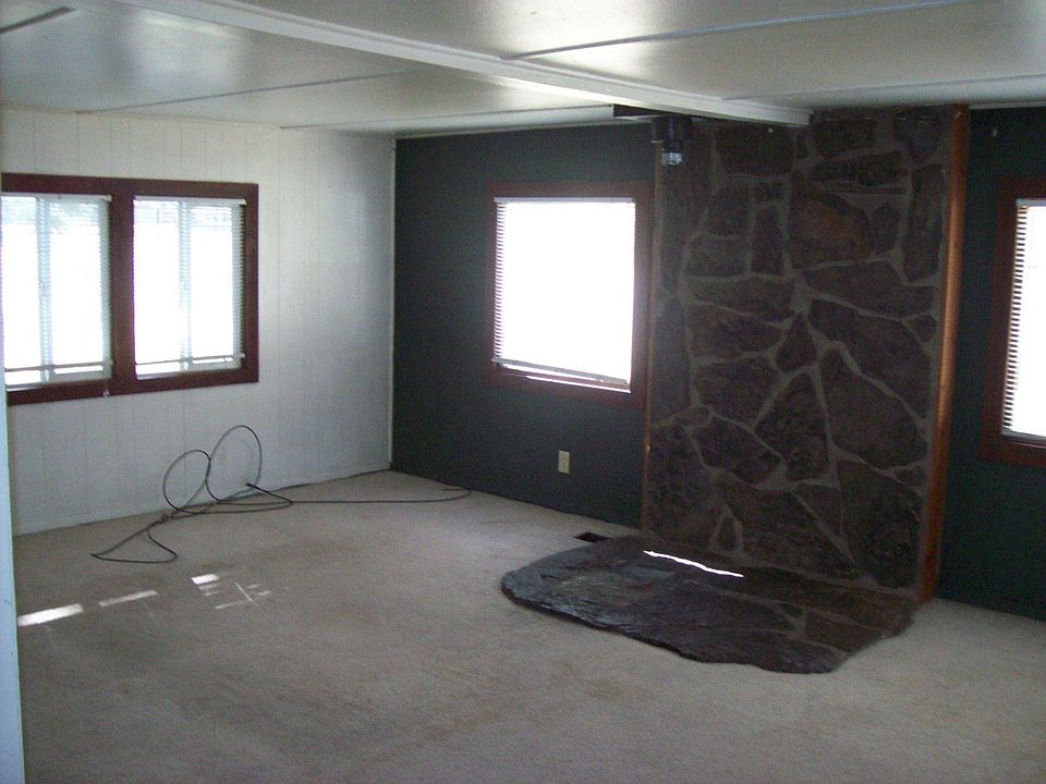 2nd image of 197 Stoner Creek Rd