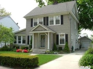 137 Horton Hwy, Mineola, NY 11501