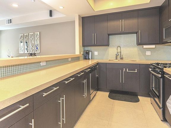 5th image of 2121 Virginia Ave #105