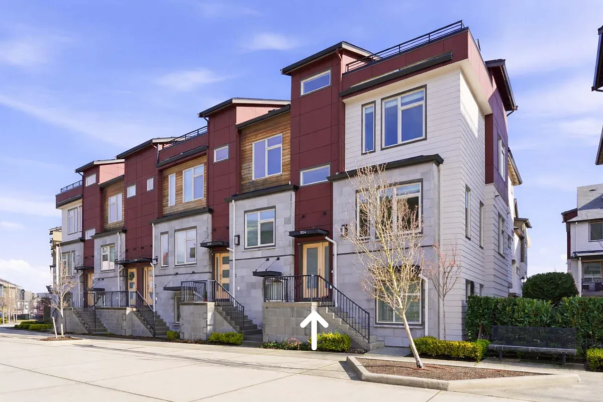 Building Photo - 924 7th Ave NE #19.1