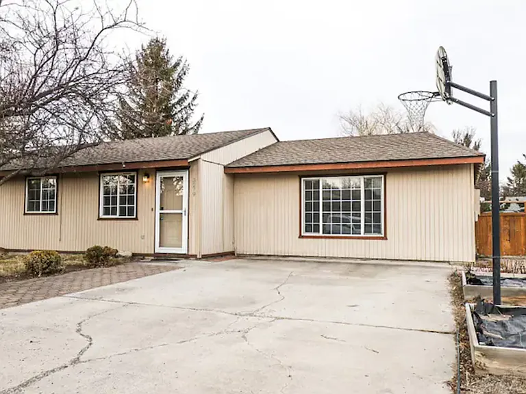 3279 SW Pumice Pl — Photo 44