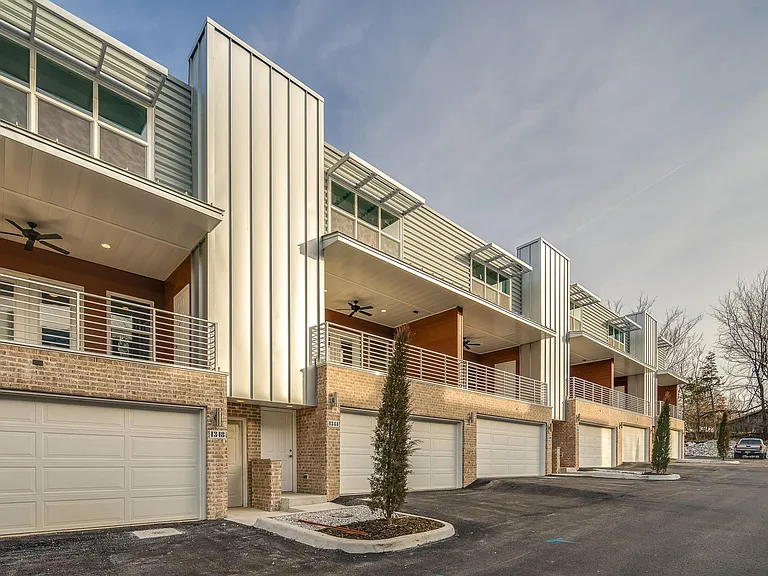 Hog Trough Townhouses — Photo 17