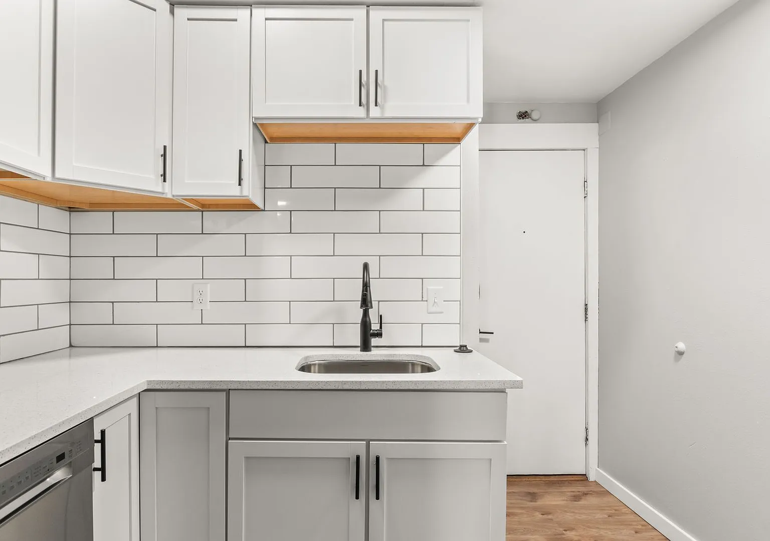 1216 Williamson St — Photo 3
