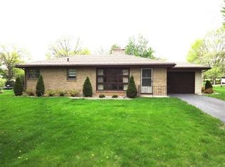 1211 Riverview Rd, Sterling, IL 61081