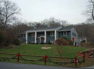 77 Roosevelt Rd, Hyde Park, NY 12538