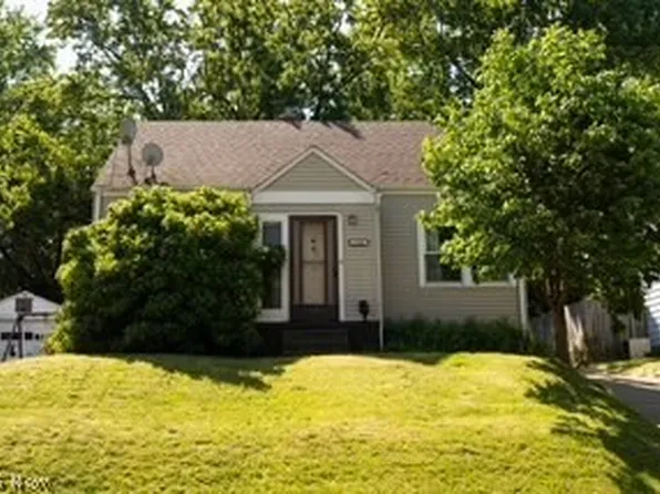 1176 Easton Dr, Akron, OH 44310