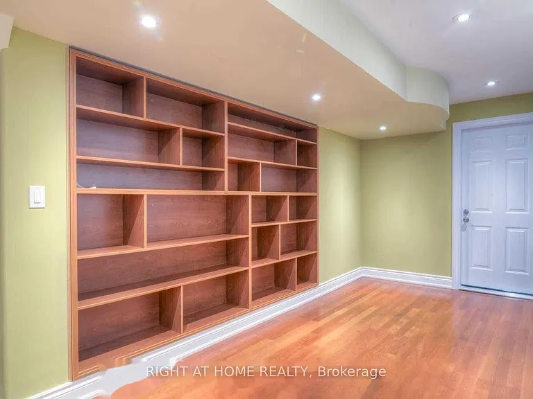 142 Ner Israel Dr #LOWER — Photo 6