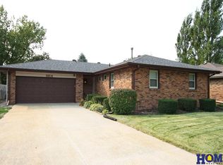5831 Brookview Dr, Lincoln, NE 68506