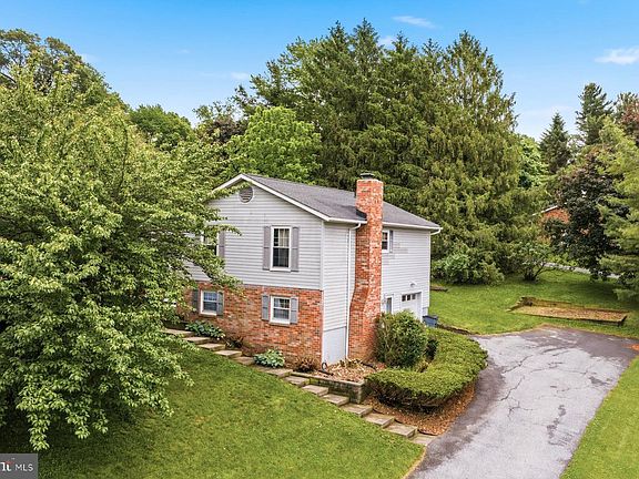 3rd image of 1169 Long Valley Rd