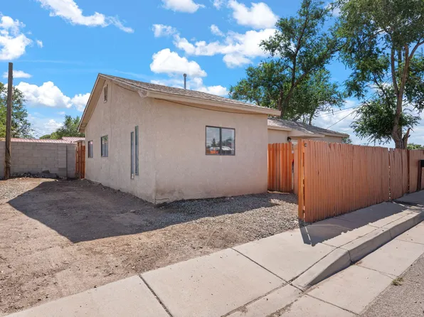 204 Abajo Rd SE, Albuquerque, NM 87102