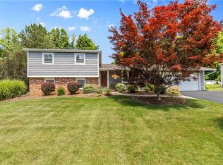 75 Crest View Dr, Rochester, NY 14625