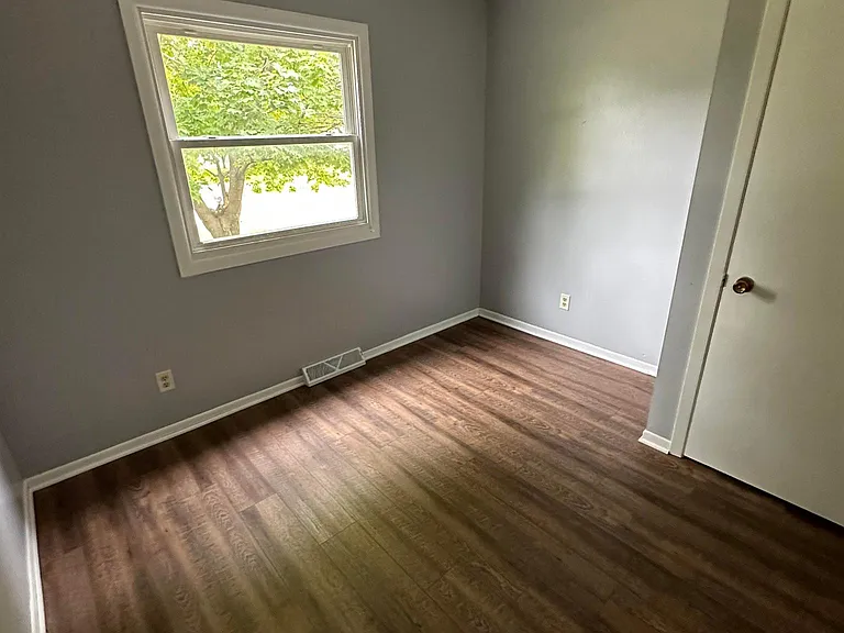 4556 Straw Ln — Photo 4