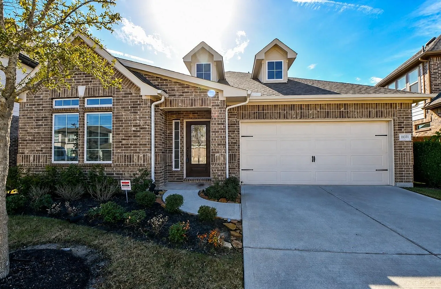 4 bed, 3.0 bath, 2276 sqft, $3,100 — Photo 1