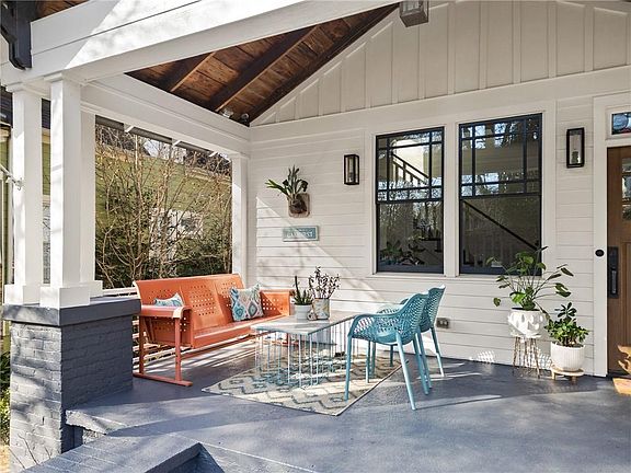 3rd image of 109 Hood Cir