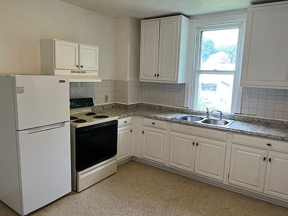 5th image of 559 Olive St
