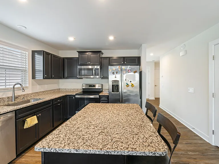 689 Hardwood Dr — Photo 10