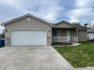 1379 NW Withrow Ct, Mountain Home, ID 83647