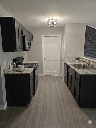 6848 S Creek Dr — Photo 2