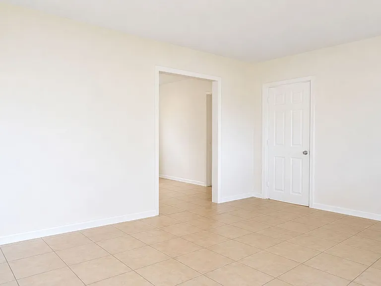 6013 Francis Dr — Photo 3