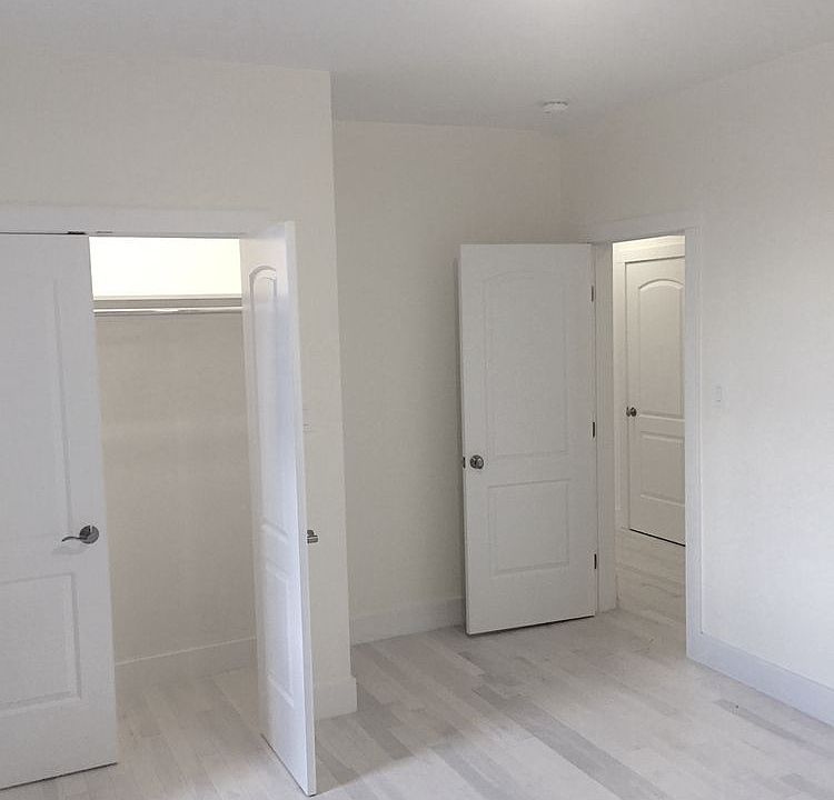 2nd image of 125 Brighton 11th St APT 6L