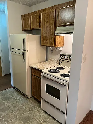 40 Cardinal Ave — Photo 2