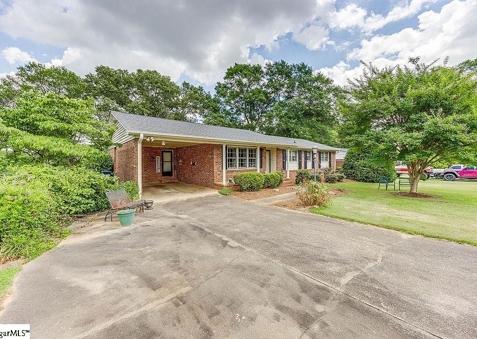 1st image of 202 Hardwick Dr