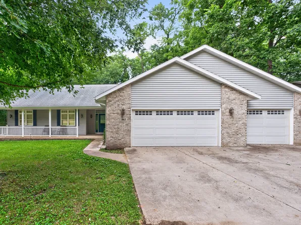 862 Briggs Ave, Dixon, IL 61021